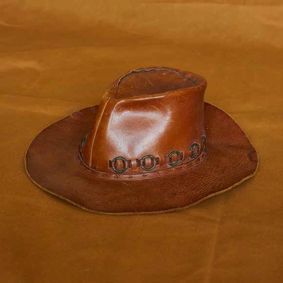 Vintage handmade Leather hat - Picture 3 of 6